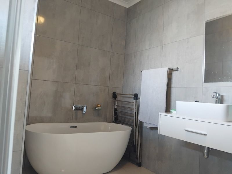 Immaculate Ground Floor 3 Beds, 2 Baths Apartment To Rent in The West End Estate, Carlswald, Midrand - Photo 9