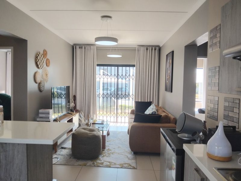 Immaculate Ground Floor 3 Beds, 2 Baths Apartment To Rent in The West End Estate, Carlswald, Midrand - Photo 5