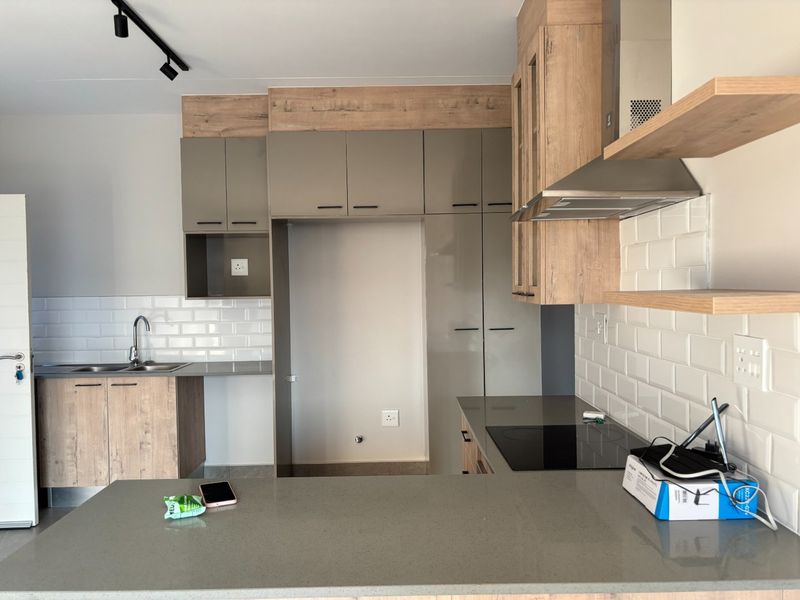 ULTRA MODERN HOME SPACIOUS 3-BEDROOMS 2 FULL BATHROOMS 1ST FLOOR APARTMENT TO RENT IMMEDIATELY  IN MONTANA - Photo 4