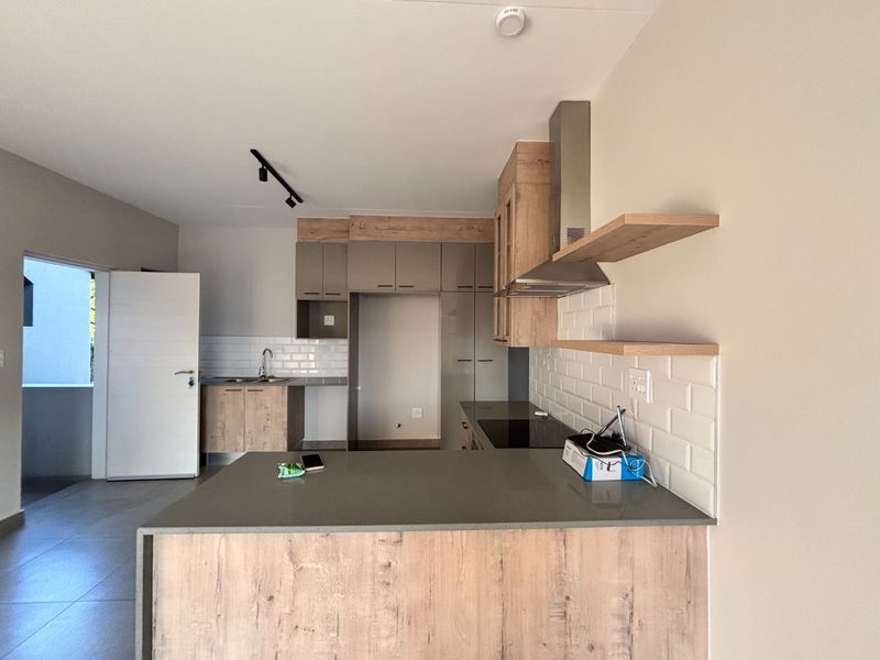 ULTRA MODERN HOME SPACIOUS 3-BEDROOMS 2 FULL BATHROOMS 1ST FLOOR APARTMENT TO RENT IMMEDIATELY  IN MONTANA - Photo 3