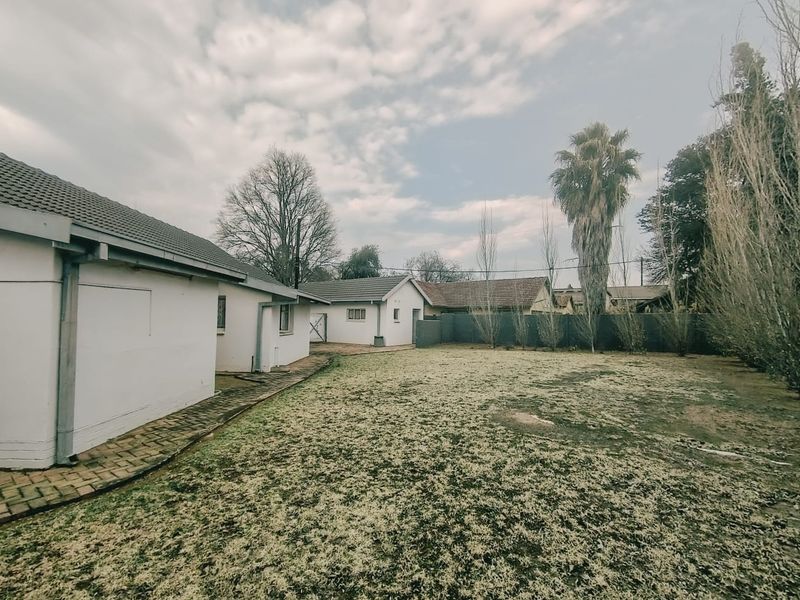 Prime Corner Commercial Property in Flamwood with Exceptional Business Potential - Photo 3