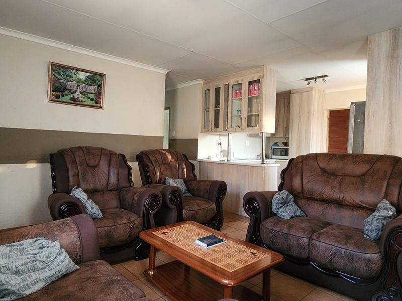 Prime family home up for grabs in Sky City - Photo 2