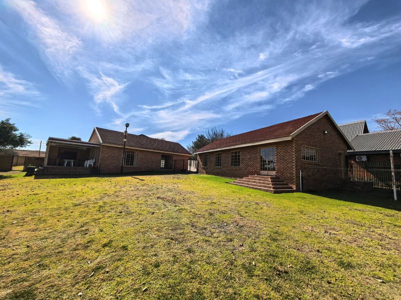 Breathtaking Views & Direct Water Access - Photo 5