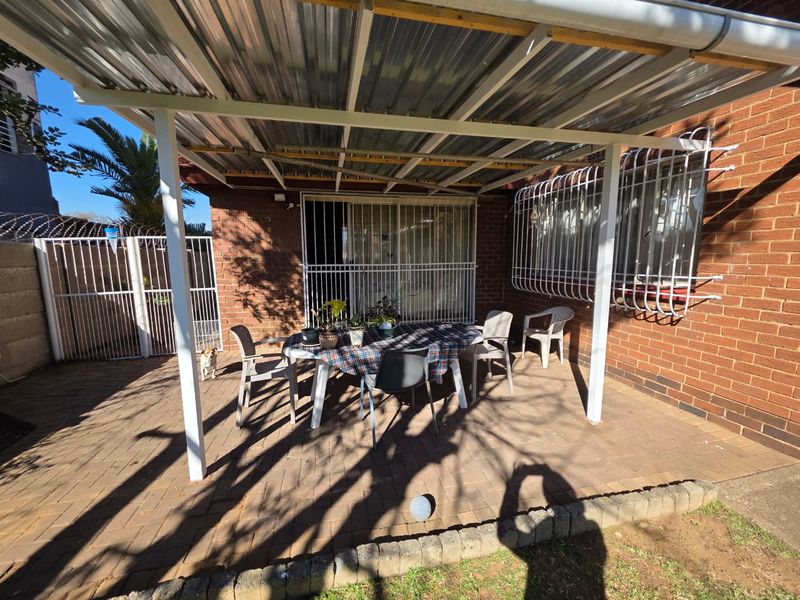 Sunny 3 Bedroom Home in Vanderbijlpark Se 6 - Photo 6