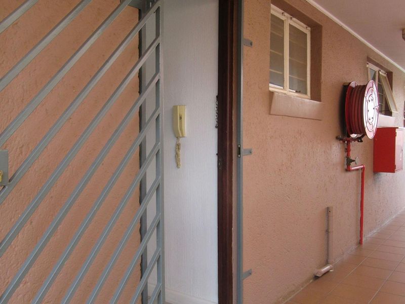 1 Bedroom flat for sale in Linden - Photo 5