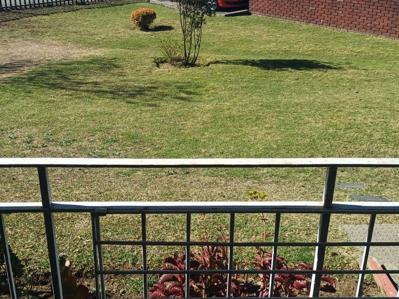 Open Plan Ground Floor Apartment in Impala Park, Boksburg - Photo 3