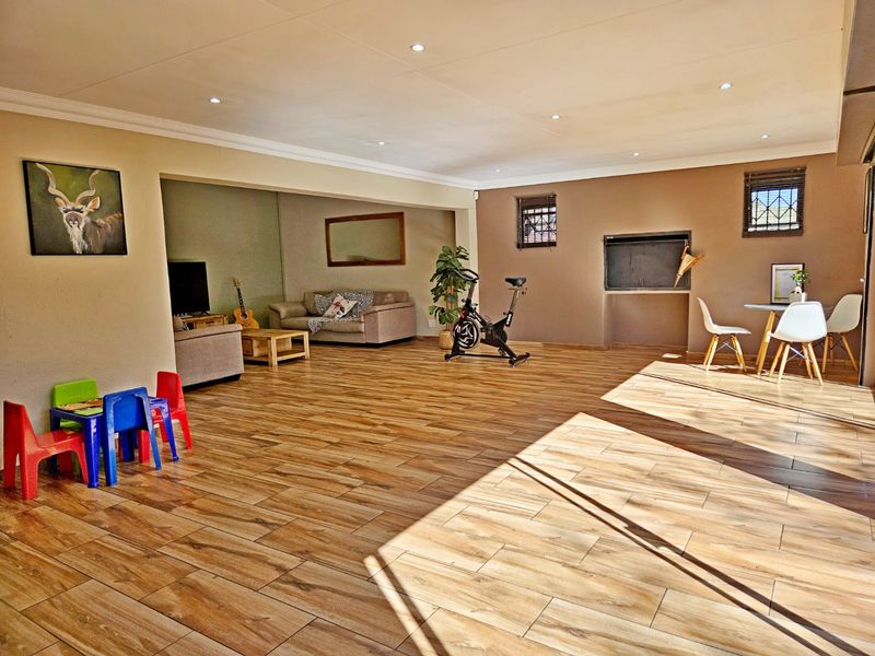 Elegant 3-Bedroom Family Home - Photo 5