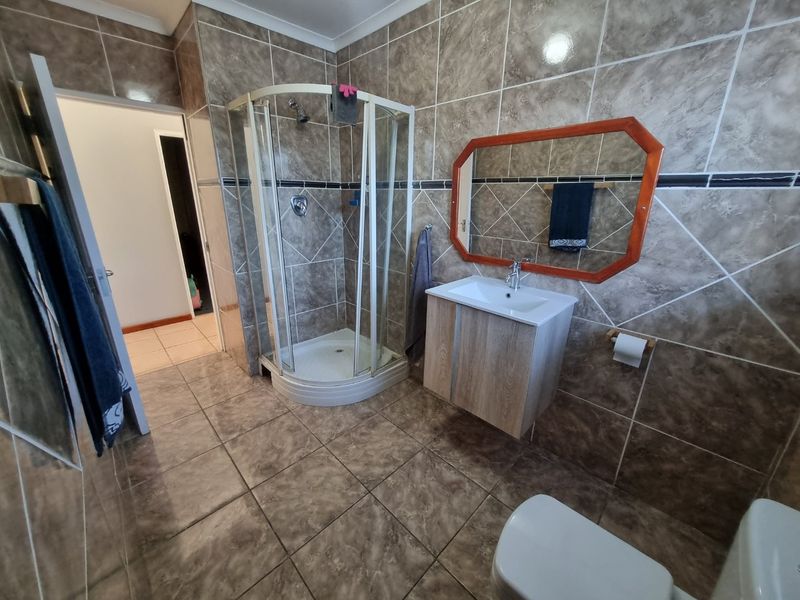 3 Bedroom House for Rent in Croydon / Somerset West - Photo 10