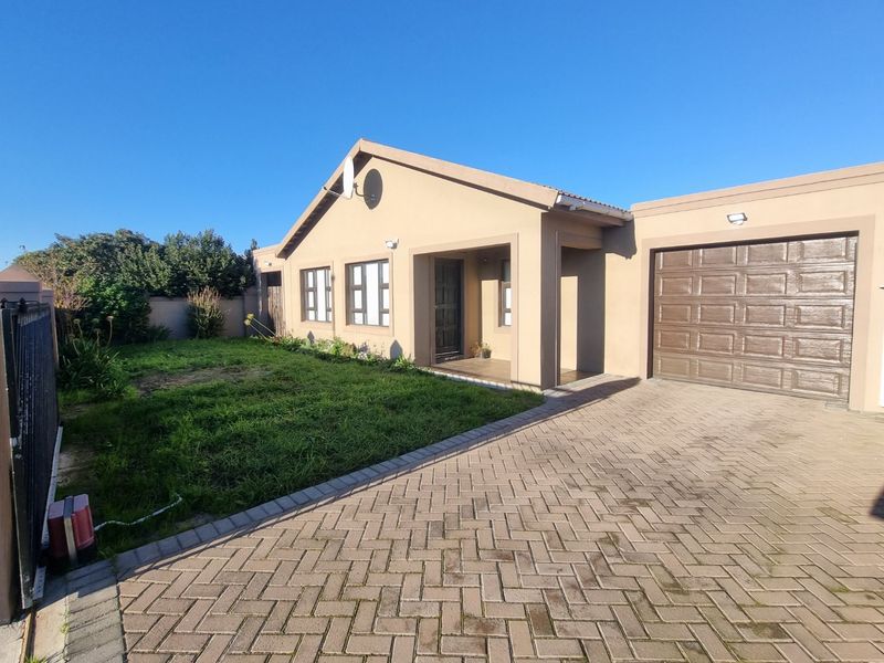 3 Bedroom House for Rent in Croydon / Somerset West - Photo 1