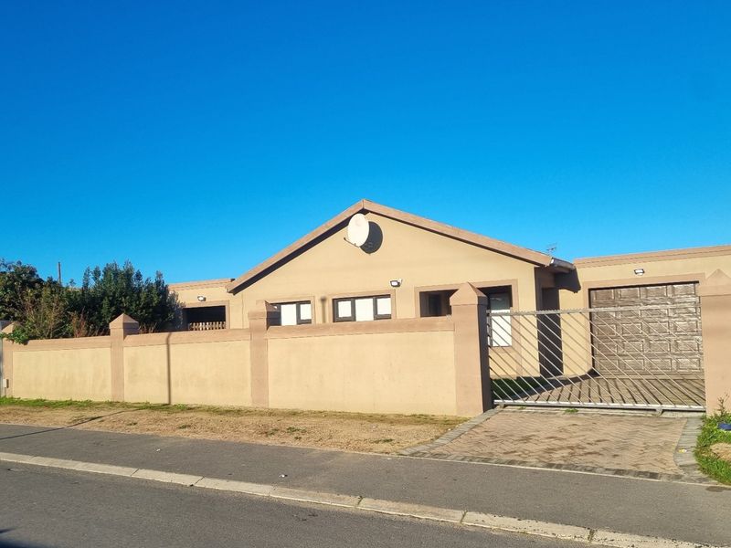 3 Bedroom House for Rent in Croydon / Somerset West - Photo 2