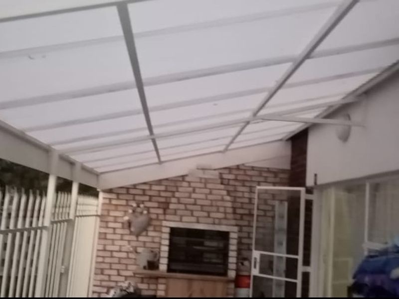 Chic 2-Bed Apartment in La Hoff with Patio, Braai and own garden - Photo 9