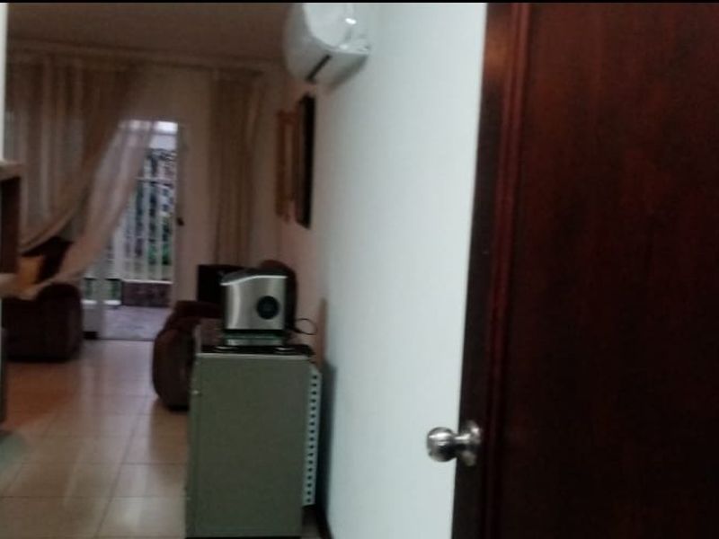 Chic 2-Bed Apartment in La Hoff with Patio, Braai and own garden - Photo 4