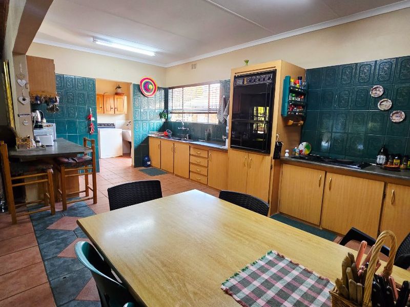 Welcome to a home that truly has it all! - Photo 8
