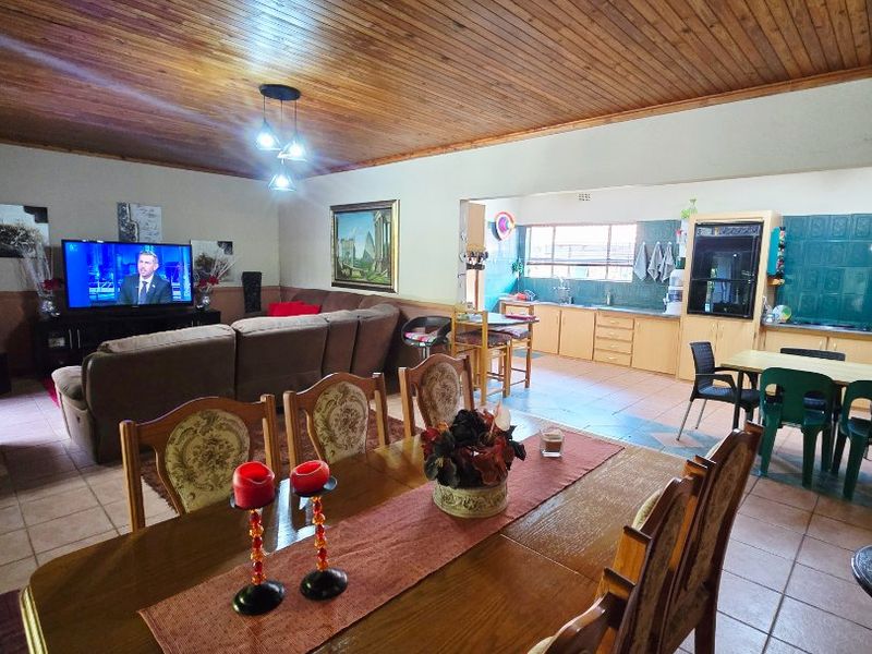 Welcome to a home that truly has it all! - Photo 7