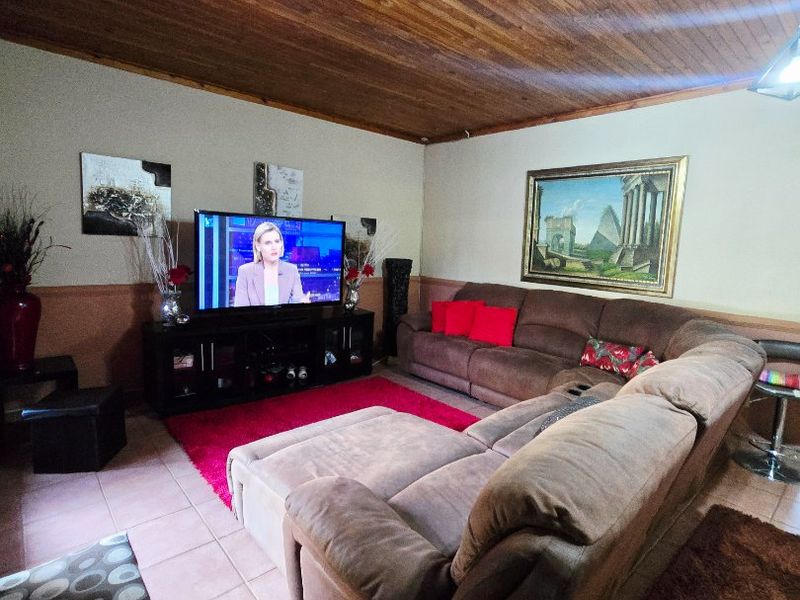 Welcome to a home that truly has it all! - Photo 2