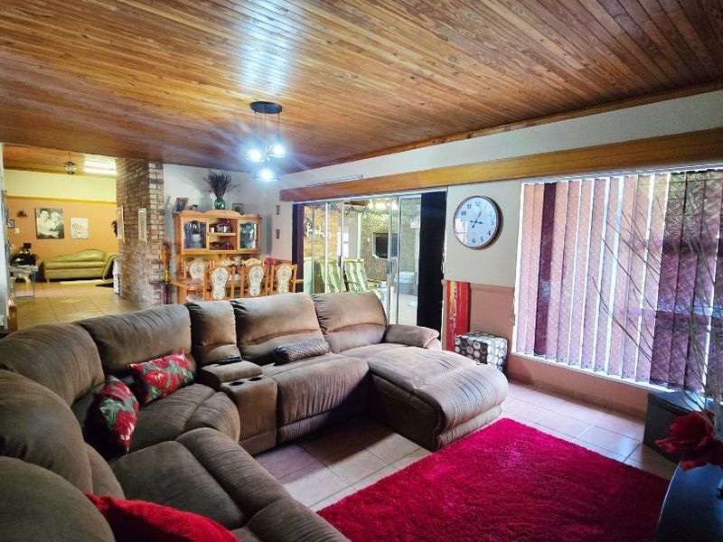 Welcome to a home that truly has it all! - Photo 5