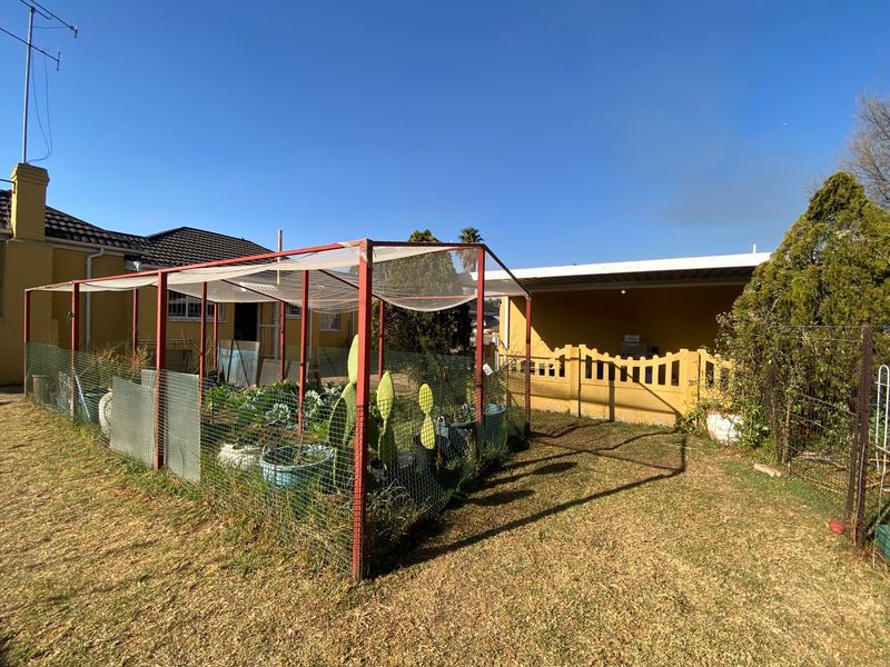 Welcome Home to Endless Comfort, Space, and Potential! - Photo 2
