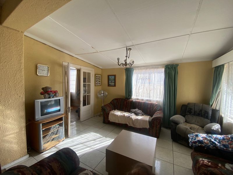 Welcome Home to Endless Comfort, Space, and Potential! - Photo 5
