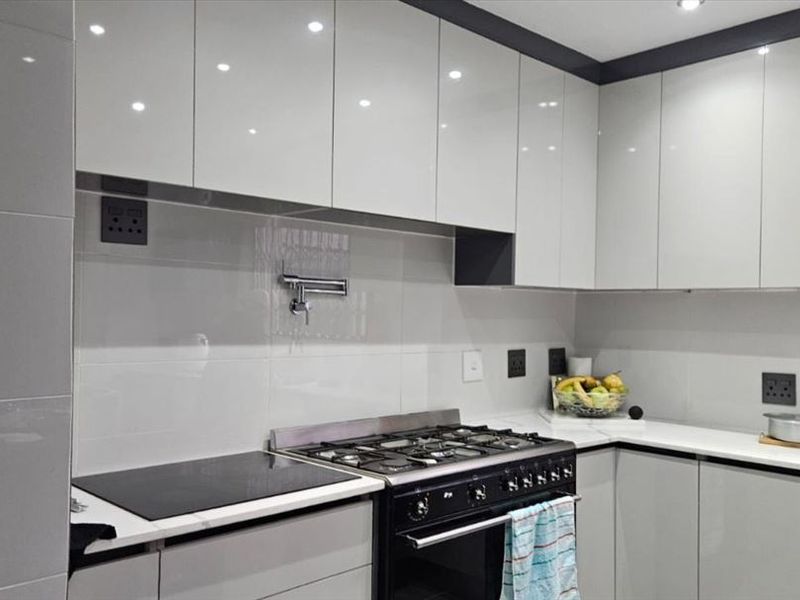 Spacious Family Home with Exceptional Extras - Photo 1