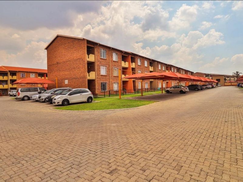  Beautiful second floor 2-Bedroom Apartment for Rent - Photo 1