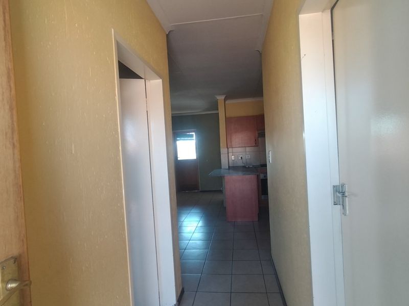  Beautiful second floor 2-Bedroom Apartment for Rent - Photo 6