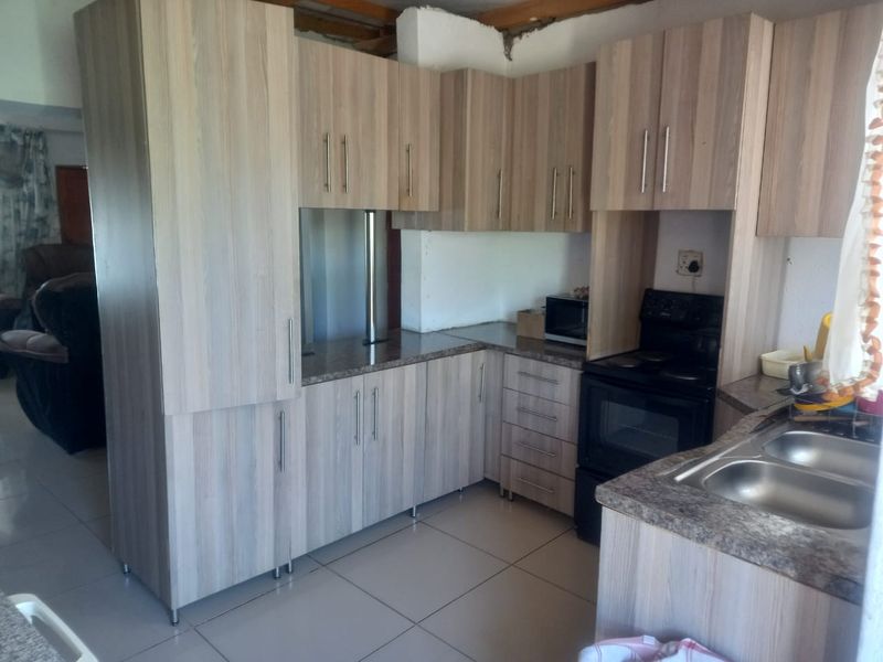Charming Mankweng rural Home with Practical Living - Photo 7