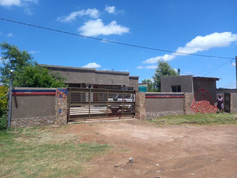 Charming Mankweng rural Home with Practical Living - Photo 2