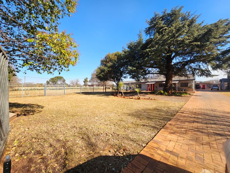 A Lovely Plot with dwellings for sale in Raslouw - Photo 2