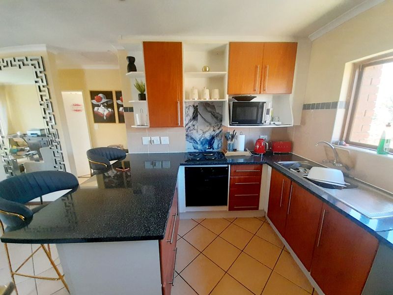 Modern First-Floor Apartment in Silver Stone Estate -  2% Deposit required - Photo 8