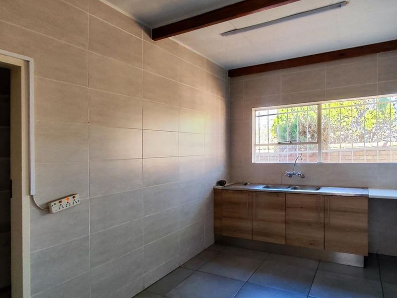6 Bedroom House in Terenure - Photo 2