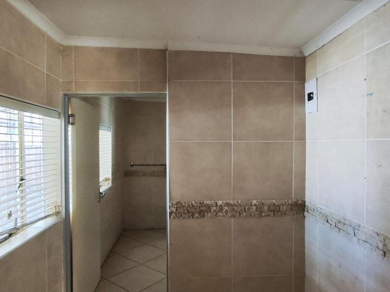 6 Bedroom House in Terenure - Photo 8