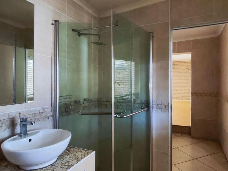 6 Bedroom House in Terenure - Photo 6