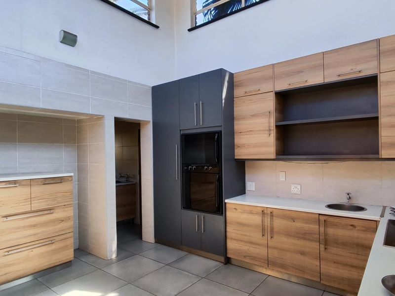 6 Bedroom House in Terenure - Photo 4