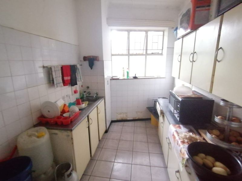 Spacious 2-Bedroom Apartment – Prime Location & Investment Potential - Photo 7