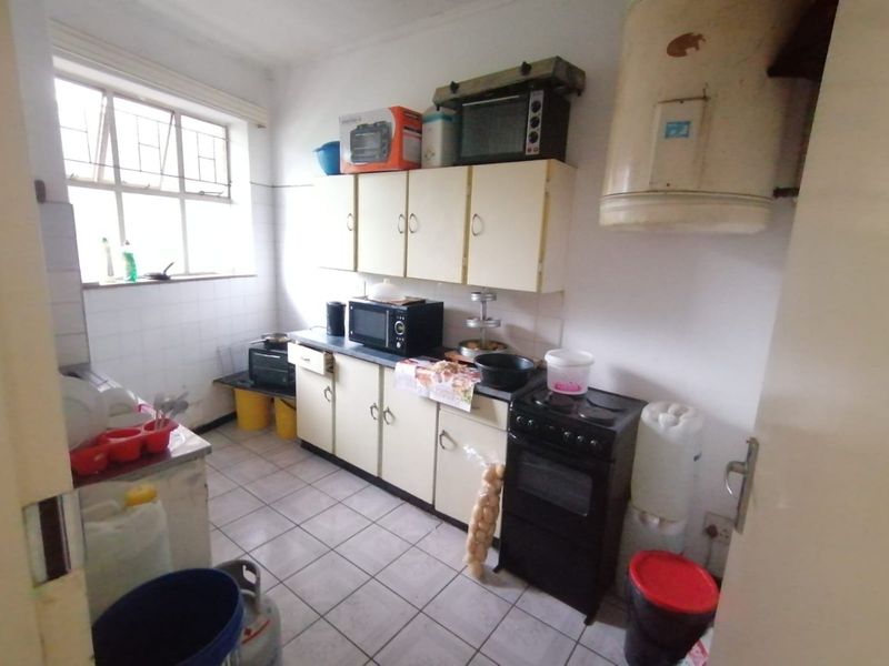 Spacious 2-Bedroom Apartment – Prime Location & Investment Potential - Photo 6
