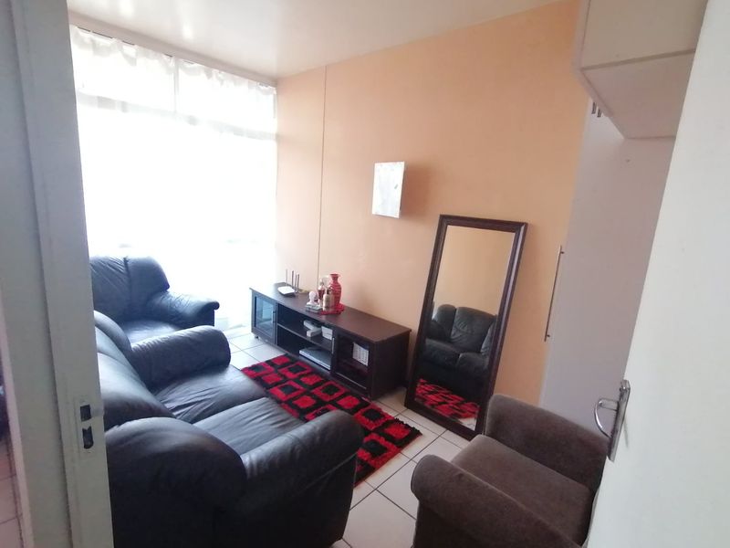 Newly Refurbished 2-Bedroom Apartment – Muckleneuk, Pretoria - Photo 5