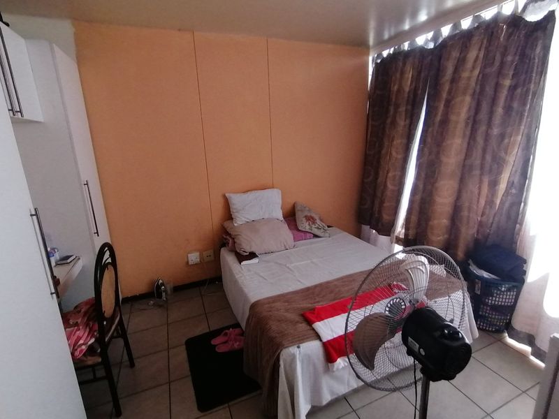 Newly Refurbished 2-Bedroom Apartment – Muckleneuk, Pretoria - Photo 10