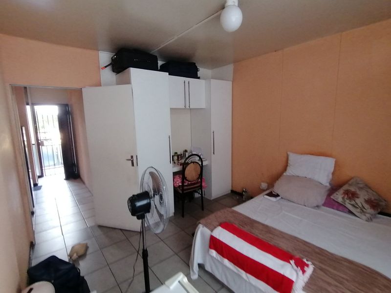 Newly Refurbished 2-Bedroom Apartment – Muckleneuk, Pretoria - Photo 9