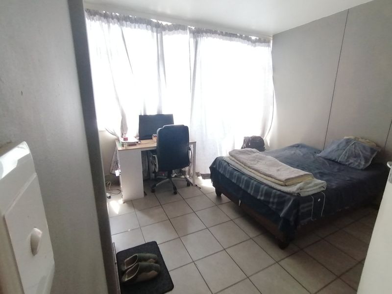 Newly Refurbished 2-Bedroom Apartment – Muckleneuk, Pretoria - Photo 8