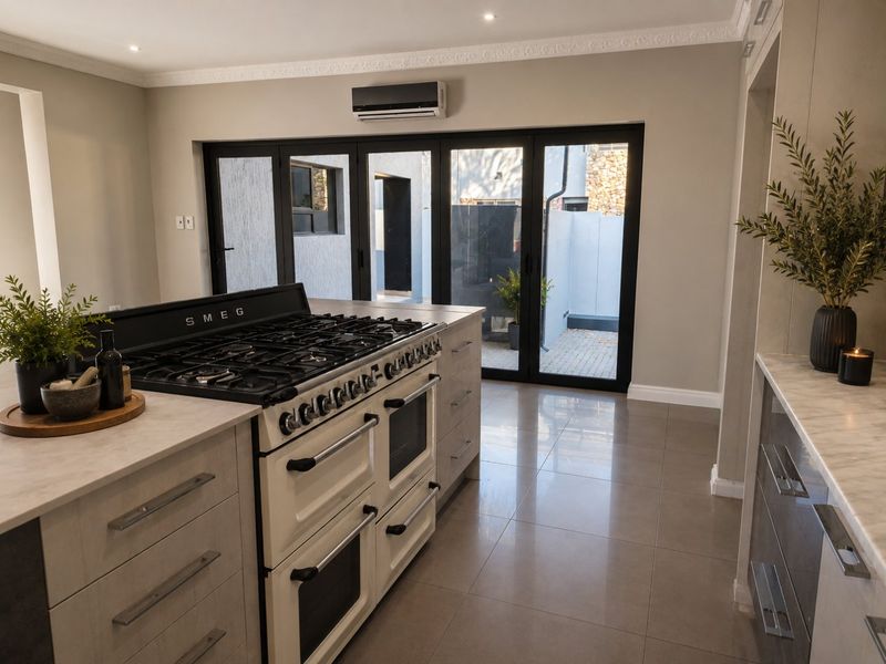 Magnificent 5-Bedroom Golf Estate Home | 700m2 of Luxury Living Distinguished  Executive Home in Copperleaf Golf Estate - Photo 5