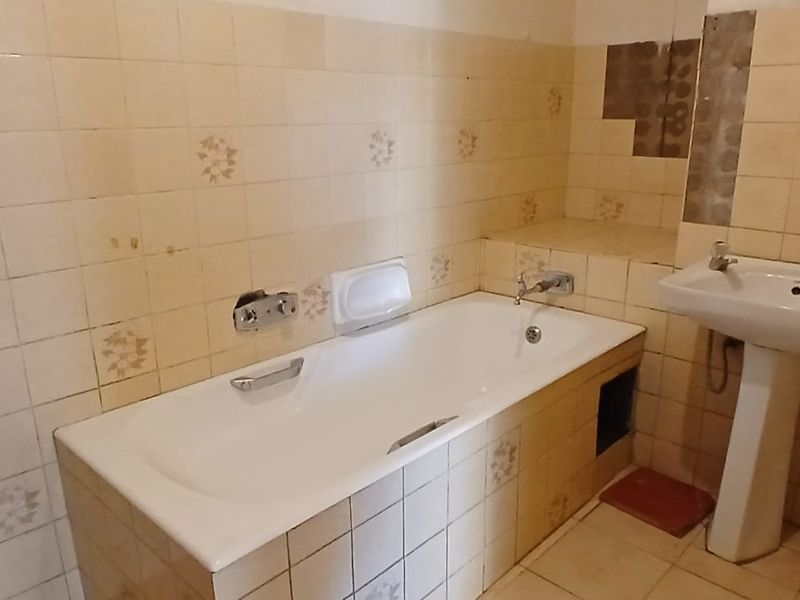 Spacious 2-Bedroom Apartment to Rent at Sunnyvilla - Photo 9