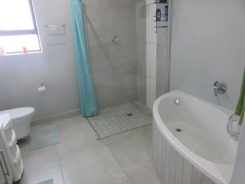Beautiful Home in Blue Ridge Eco Estate, Mossel Bay - Photo 7