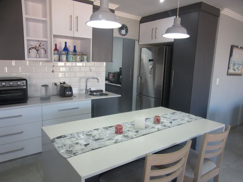 Beautiful Home in Blue Ridge Eco Estate, Mossel Bay - Photo 4