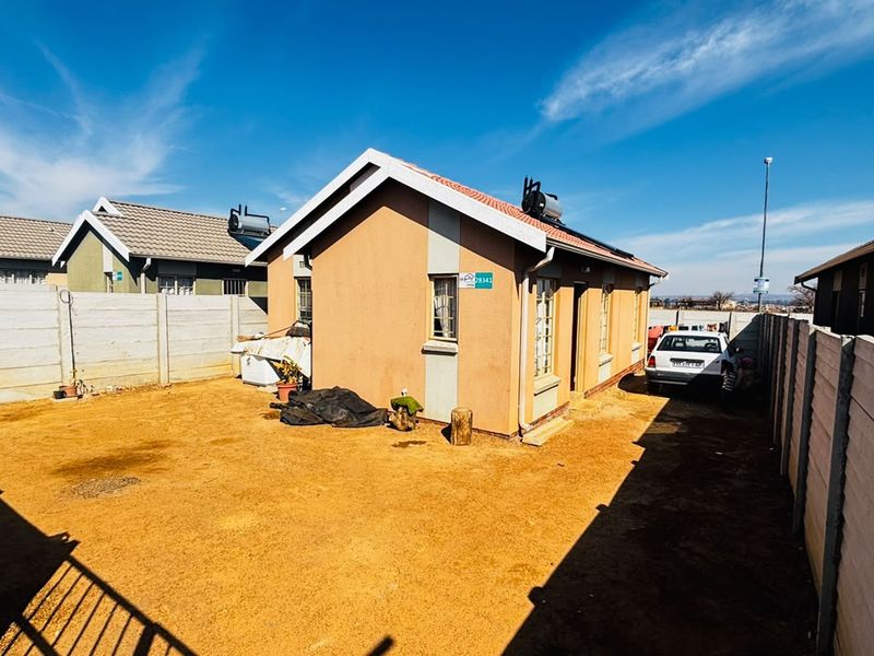 Stunning 3-bedroom house for sale in Sky City - Photo 1