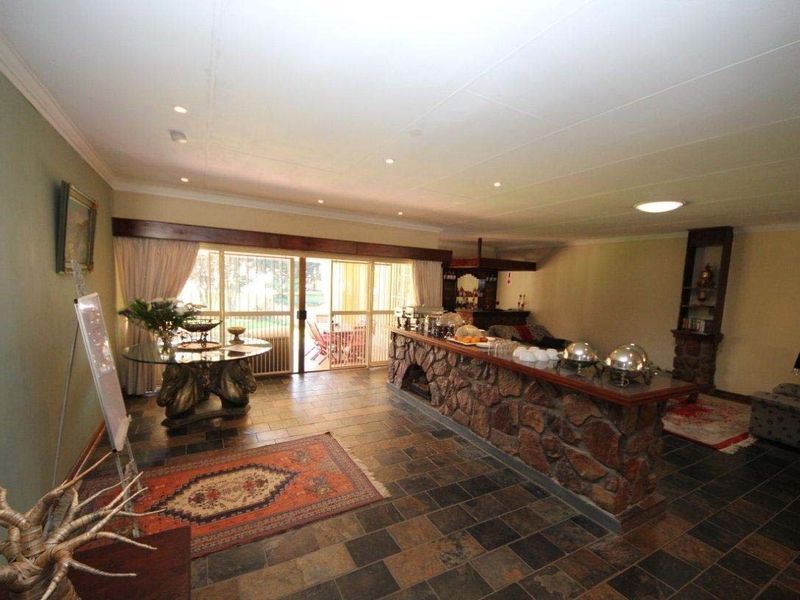 Secure 4-Bedroom House with 4 Apartments in Morninghill - Photo 5