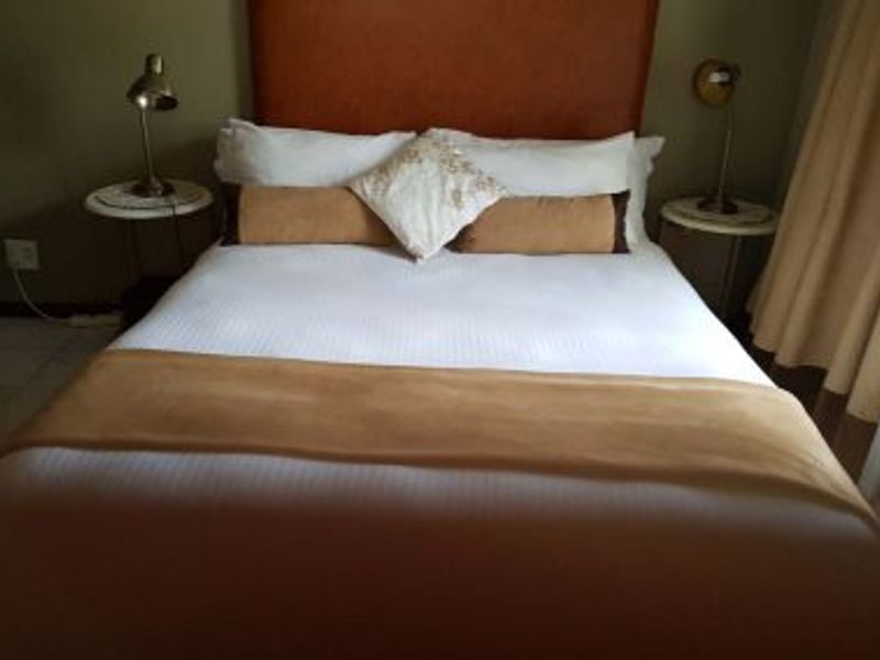 Fully Furnished 1-Bedroom Apartment to Rent in Morninghill, Bedfordview - Photo 3