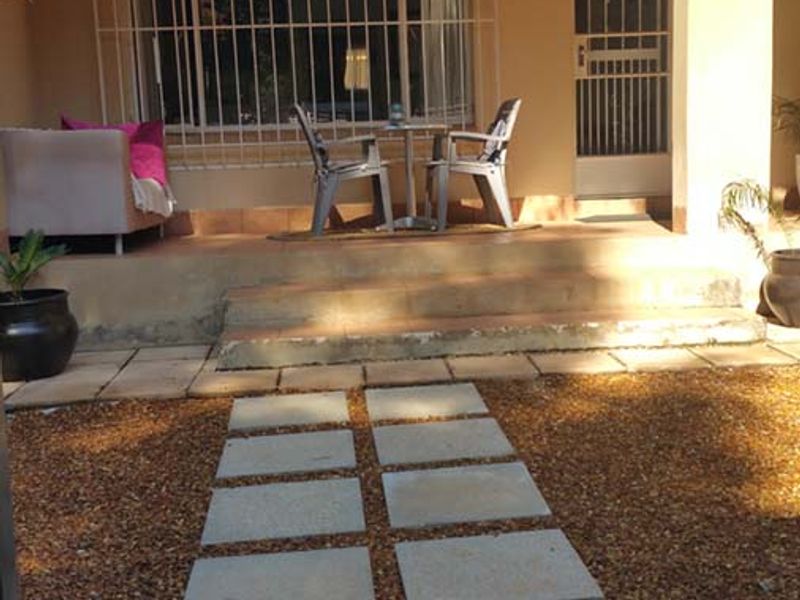 Fully Furnished 1-Bedroom Apartment to Rent in Morninghill, Bedfordview - Photo 6