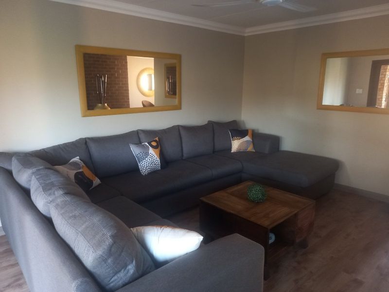 Immaculate 2  Bedroom 2 Bathroom Simplex on offer in Sinoville - Photo 9