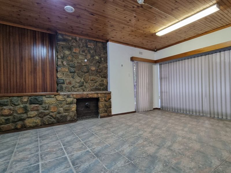4 Bedroom House to Rent  - Photo 8