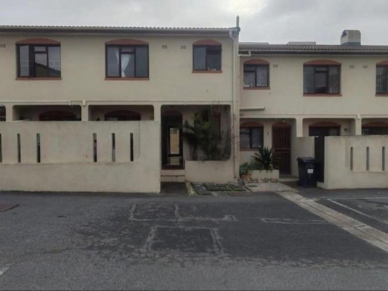 Spacious 3-Bedroom Duplex in Wynberg Village - Photo 4